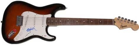 Вили Нелсон потпиша автограм со целосна големина Fender Stratocaster Electric Guitar D со PSA DNA автентикација - Странец со црвена глава, звук во вашиот ум, производител на проблеми, д?